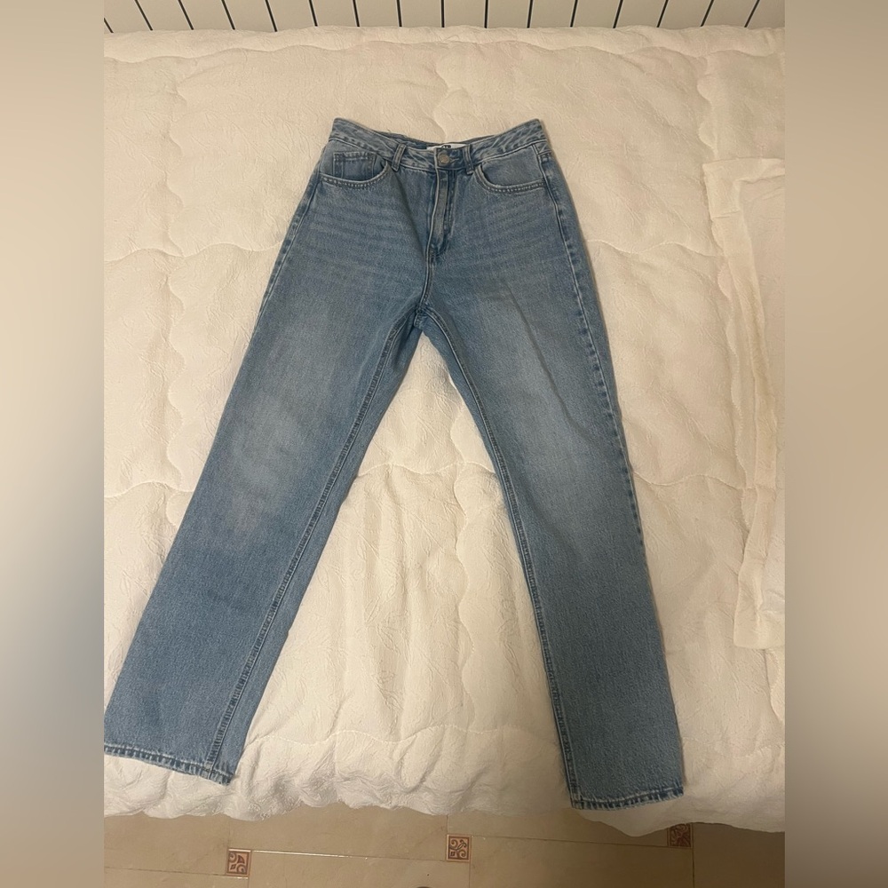 Stradivarius Medium Wash Blue Straight Leg Jeans